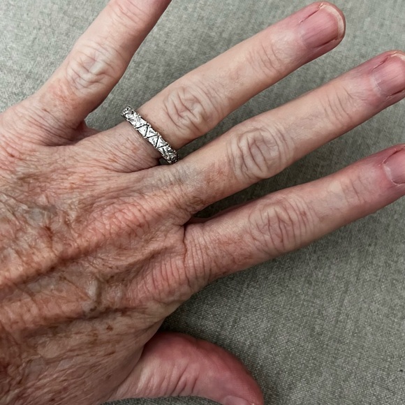 2.80 Ct Trillion cut Eternity Anniversary Band Wedding Ring - Picture 4 of 6